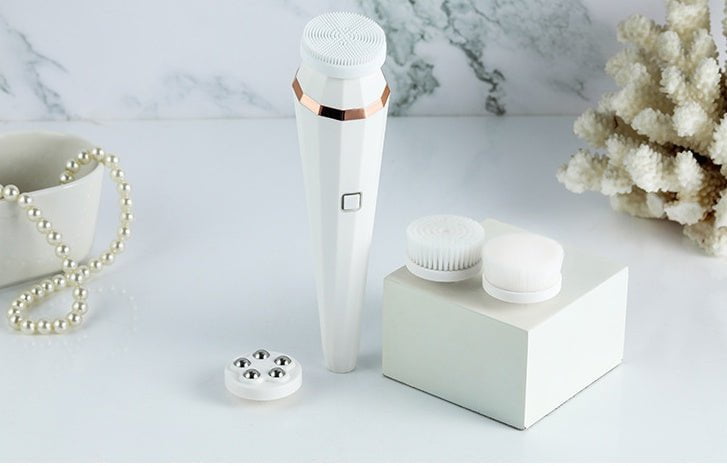 LovelyRLovely LovelyRLovely 4 In 1 USB Rechargeable El White / USB LovelyRLovely 4 In 1 USB Electric Facial Cleansing Device