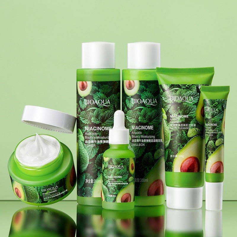 LovelyRLovely LovelyRLovely Avocado Elastic Moisturizi 100g 50g 20g 30ml 200ml 200ml LovelyRLovely Avocado Elastic Moisturizing Skin Care Set