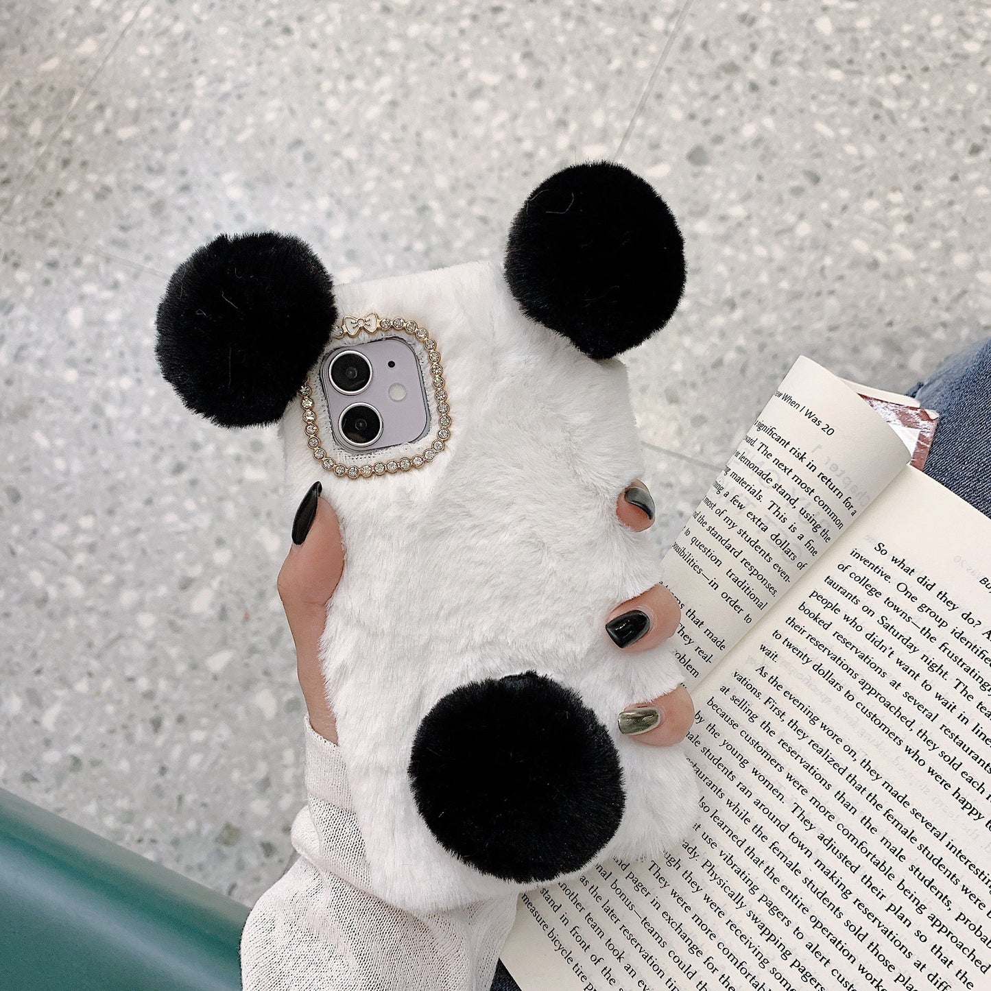 LovelyRLovely LovelyRLovely Cute Plush Panda Hand Warm White And Black / IPhone15 LovelyRLovely Cute Plush Panda Hand Warmer Phone Case