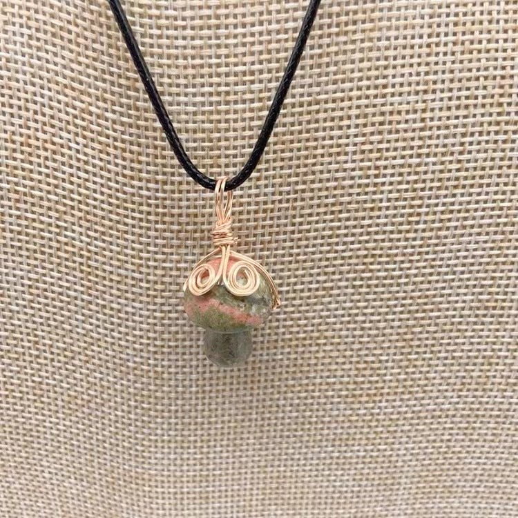 LovelyRLovely LovelyRLovely Winding Small Mushroom Nat Flower green LovelyRLovely Winding Small Mushroom Natural Stone Necklace